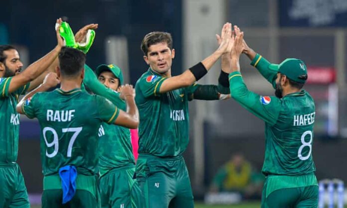Pakistan Beat Scotland in t20 and Qualify for Semi Final